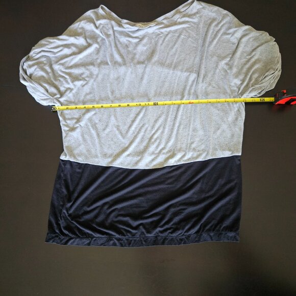 3/$25 Dolman sleeve top - Picture 8 of 12